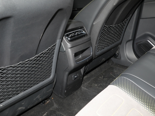 2020款 奔腾E01 空间曲率型