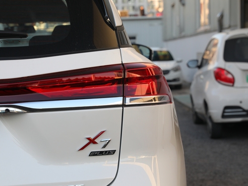 2022款 长安欧尚X7 PLUS 1.5T 蓝鲸自动尊享型