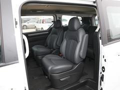 2022款 上汽大通 G10 2.0T 手动超值版 汽油 7座