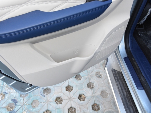 2021款 大将军 2.0T装甲大将军自动两驱休闲版尊享型标箱4G20TI5