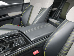 2020款 奔腾E01 空间曲率型