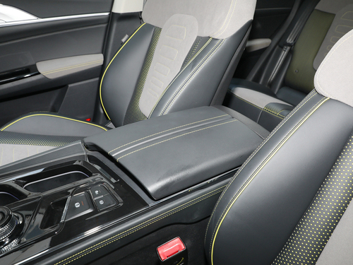 2020款 奔腾E01 空间曲率型