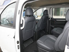 2022款 上汽大通 G10 2.0T 手动超值版 汽油 7座