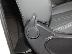 2022款 上汽大通 G10 2.0T 手动超值版 汽油 7座