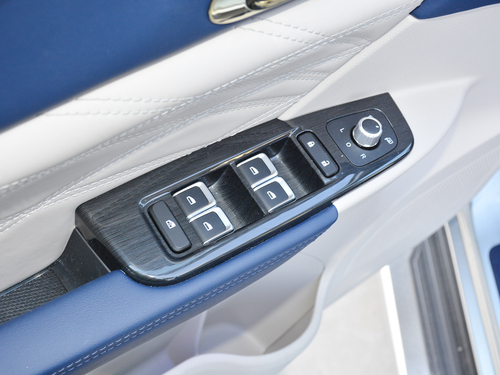 2021款 大将军 2.0T装甲大将军自动两驱休闲版尊享型标箱4G20TI5