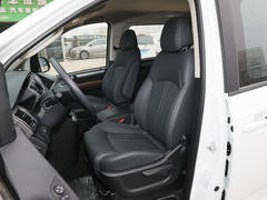 2022款 上汽大通 G10 2.0T 手动超值版 汽油 7座