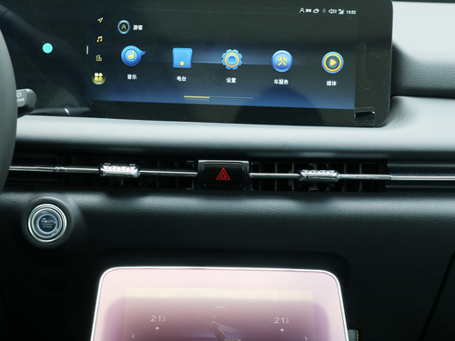 2020款 奔腾E01 空间曲率型