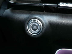 2020款 奔腾E01 空间曲率型