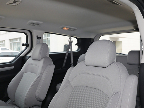 2021款 上汽大通G10 2.0T 自动智享版 汽油 7座