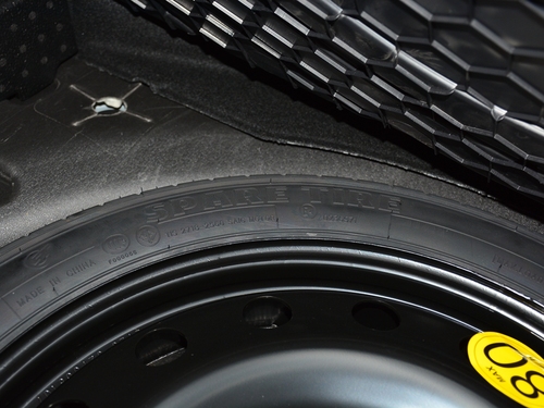 2022款 荣威RX5 MAX 330TGI 自动有为尊贵版