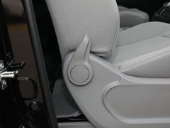 2021款 上汽大通G10 2.0T 自动智享版 汽油 7座