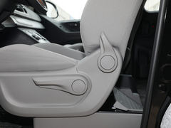 2021款 上汽大通G10 2.0T 自动智享版 汽油 7座