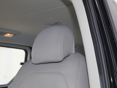 2021款 上汽大通G10 2.0T 自动智享版 汽油 7座