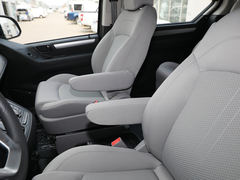 2021款 上汽大通G10 2.0T 自动智享版 汽油 7座