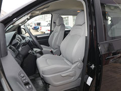 2021款 上汽大通G10 2.0T 自动智享版 汽油 7座