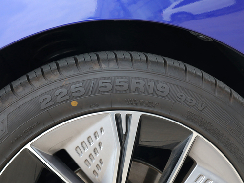 2020款 奔腾E01 空间曲率型