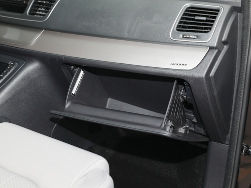 2021款 上汽大通G10 2.0T 自动智享版 汽油 7座