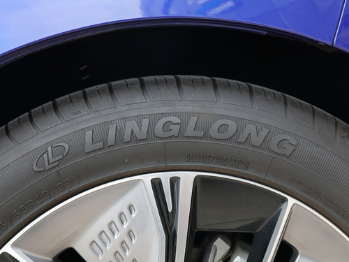 2020款 奔腾E01 空间曲率型