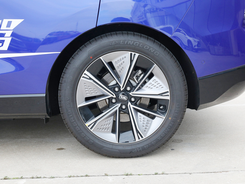 2020款 奔腾E01 空间曲率型