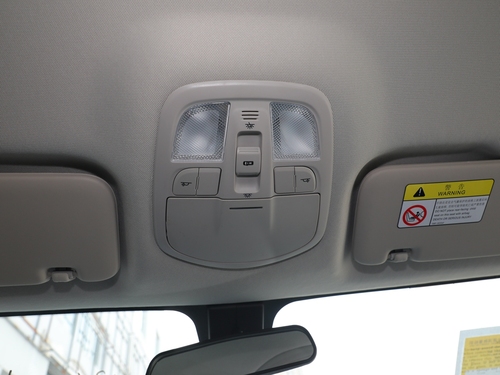 2021款 上汽大通G10 2.0T 自动智享版 汽油 7座