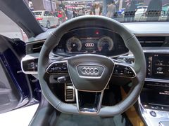 2022款 奥迪A7L 55 TFSI quattro S-line edition one先行版