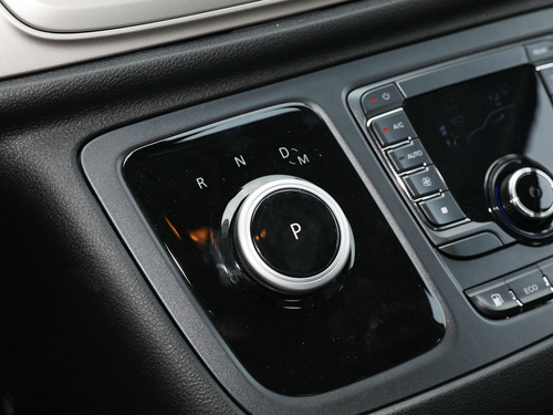 2021款 上汽大通G10 2.0T 自动智享版 汽油 7座