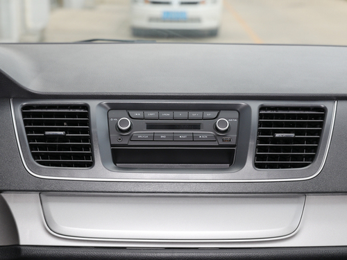 2021款 上汽大通G10 2.0T 自动智享版 汽油 7座