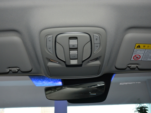 2022款 荣威RX5 MAX 330TGI 自动有为尊贵版