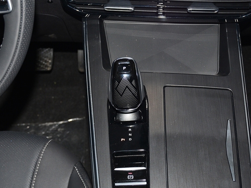 2022款 荣威RX5 MAX 330TGI 自动有为尊贵版