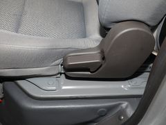 2021款 五菱荣光  1.5L加长基本型封窗车5座L3C