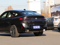 2022款 宝马X4 xDrive 30i M运动套装