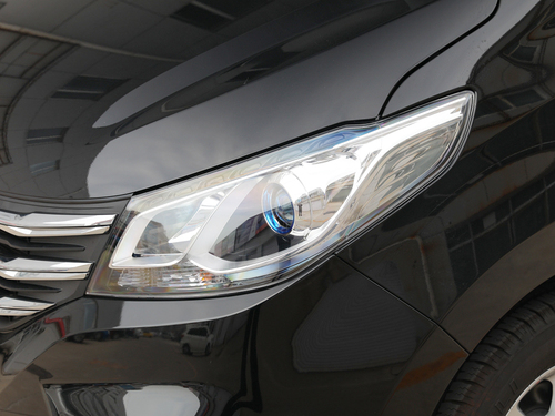 2021款 上汽大通G10 2.0T 自动智享版 汽油 7座