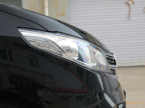 2021款 上汽大通G10 2.0T 自动智享版 汽油 7座