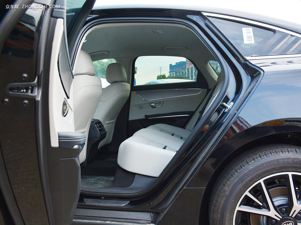 2021款 比亚迪e9 商务版图片_高清图