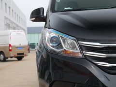 2021款 上汽大通G10 2.0T 自动智享版 汽油 7座