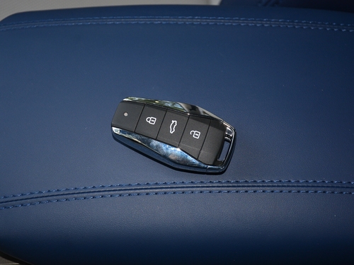 2022款 思皓X8 大圣版 300T DCT悟空型 7座