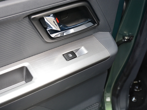 2021款 五菱征途 1.5L开拓型LAR