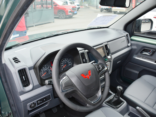 2021款 五菱征途 1.5L开拓型LAR