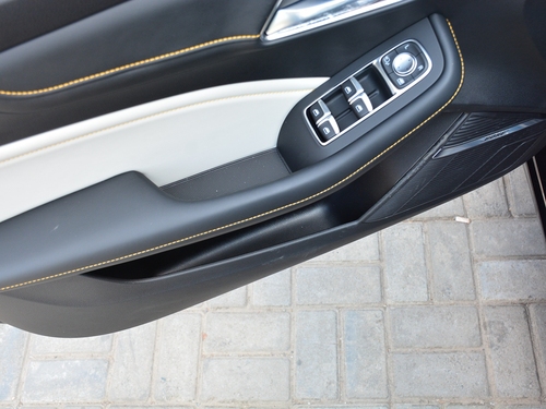 2021款 名爵6 Pro 1.5T 自动Trophy旗舰版