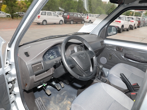 2021款 五菱荣光  1.5L加长基本型封窗车5座L3C