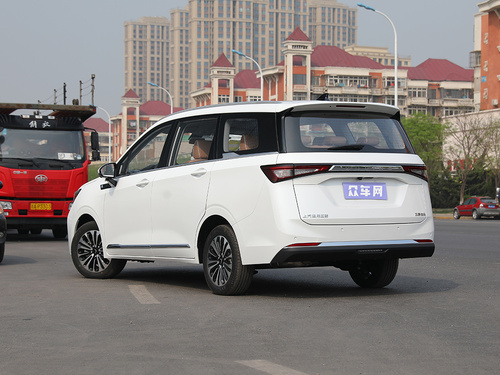 2022款 五菱佳辰  1.5T CVT尊享旗舰型