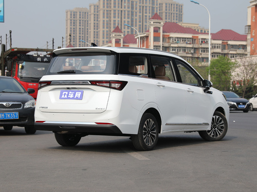 2022款 五菱佳辰  1.5T CVT尊享旗舰型