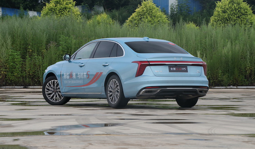 2024款 红旗H5 1.5T DCT智联旗悦版