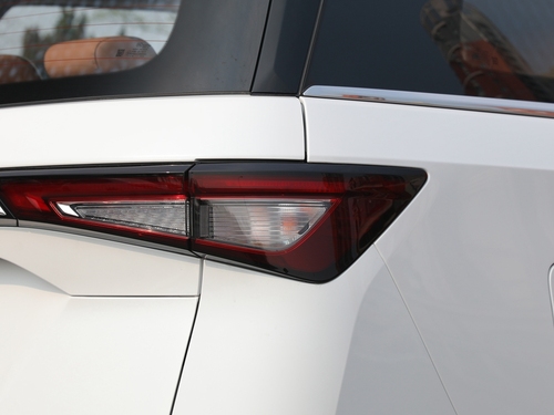 2022款 五菱佳辰  1.5T CVT尊享旗舰型