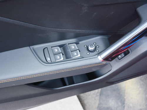 2022款 奥迪Q2L e-tron Q2L e-tron 纯电智享型