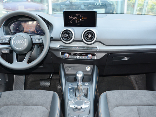 2022款 奥迪Q2L e-tron Q2L e-tron 纯电智享型