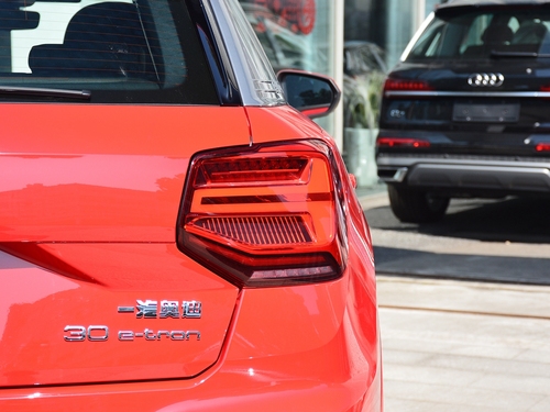 2022款 奥迪Q2L e-tron Q2L e-tron 纯电智享型