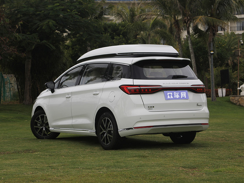 2022款 宋MAX新能源 DM-i 105KM 行政版