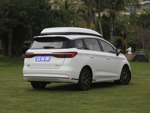 2022款 宋MAX新能源 DM-i 105KM 行政版