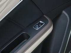 2022款 宋MAX新能源 DM-i 105KM 行政版